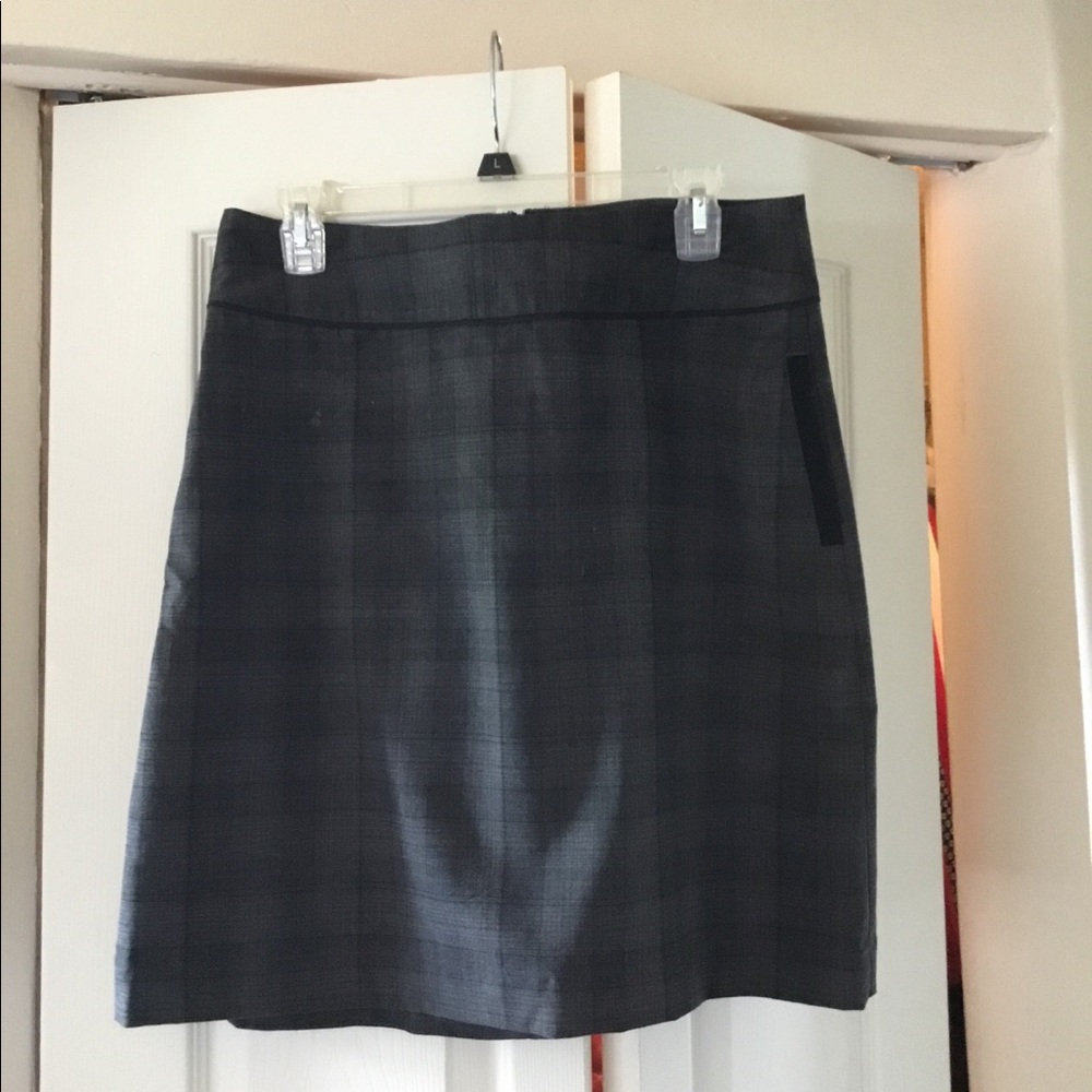 Daisy Fuentes Checkered Charcoal Gray Skirt